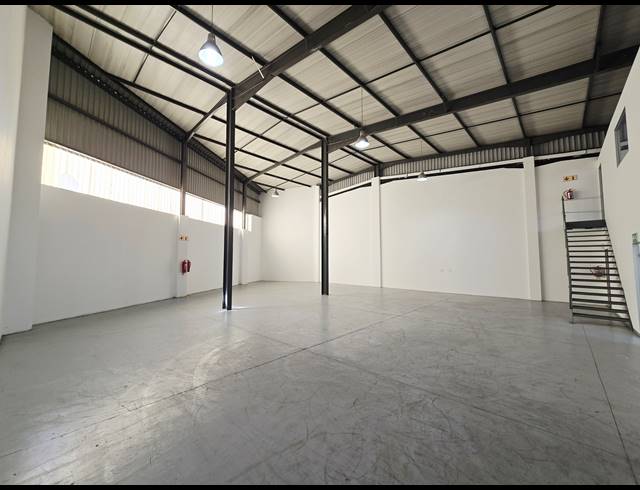 363M² WAREHOUSE TO LET IN OLIVEDALE